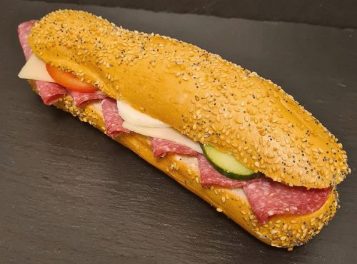 Ogfangds Sandwich - Mohnbaguette mit Aufschnitt
